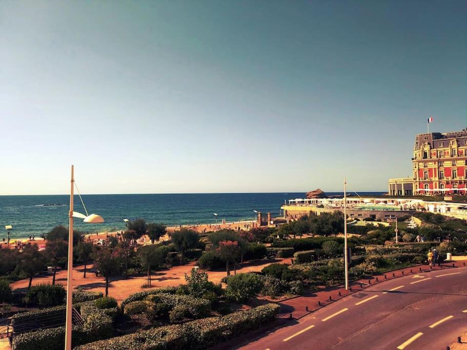 Appartement Le Sahel - Vue Imprenable Sur L'Ocean Биариц Екстериор снимка